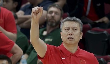 星空体育下载-下课危机解除？2场险胜，郭士强更衣室大哭，原因曝光，赵睿祝福
